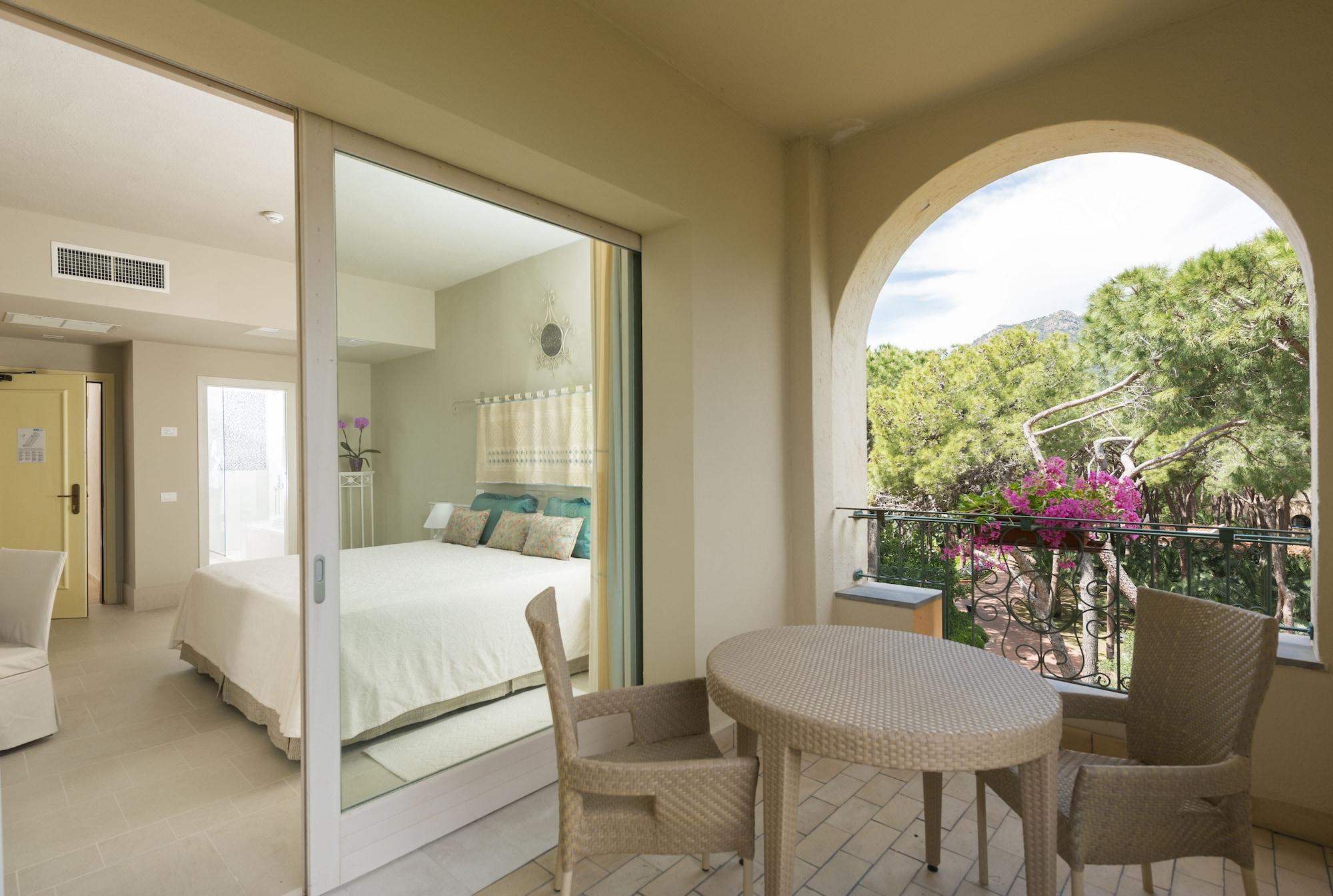 Forte Village Resort - Il Castello Santa Margherita di Pula Exterior photo